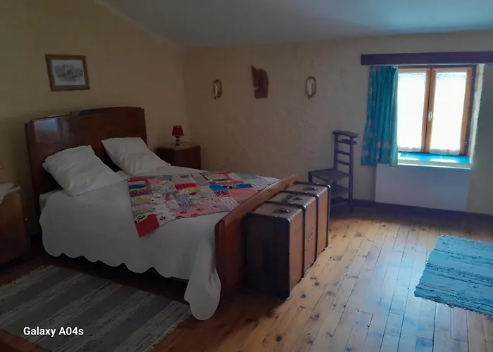 La Tour Richelieu Bed & Breakfast Les Martres-de-Veyre